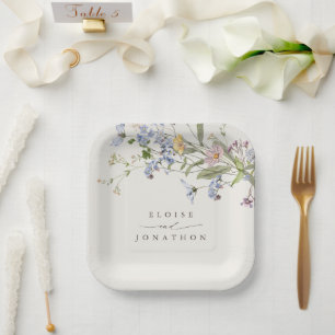 Farbenfrohe Frühlingswiesen-Hochzeit im Garten Pappteller