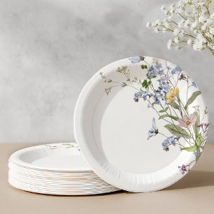 Farbenfrohe Frühlingswiesen-Hochzeit im Garten Pappteller