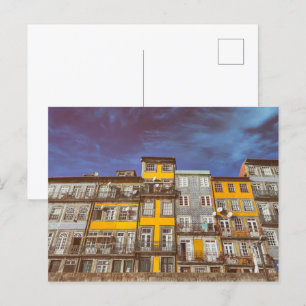 Farbenfrohe Gebäude im Ribeira Bezirk in Porto Postkarte