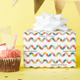 Farbenfrohe Geburtstags Text Wavy Stripe Muster Geschenkpapier