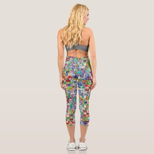 Farbenfrohe Gemstone Crystal Cluster Strings Capri Leggings (Rückseite)