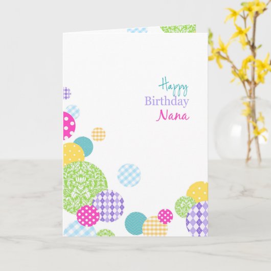 Farbenfrohe gemusterte Punkte Happy Birthday Nana Karte (Gelbe Blume)