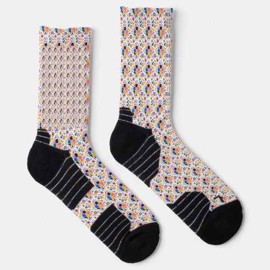 Farbenfrohe gemusterte Socken mit geometrischen De (Rechts)