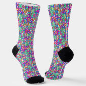 Farbenfrohe gemusterte Socken mit lebendigen geome (Gewinkelt)
