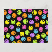 Farbenfrohe Gesichter auf schwarz Postkarte (Vorderseite)