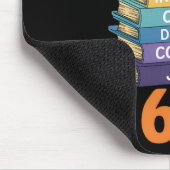 Farbenfrohe gestapelte Bücher für den Wandel Anti Mousepad (Ecke)