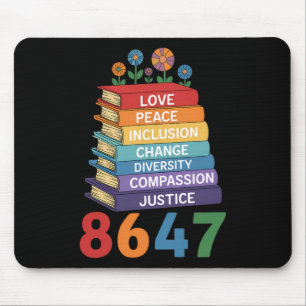 Farbenfrohe gestapelte Bücher für den Wandel Anti Mousepad