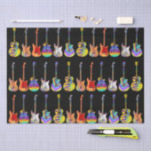Farbenfrohe Gitarren auf schwarz Seidenpapier (Handwerk)