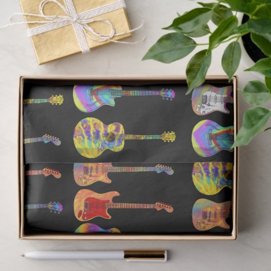 Farbenfrohe Gitarren auf schwarz Seidenpapier (Geschenk)