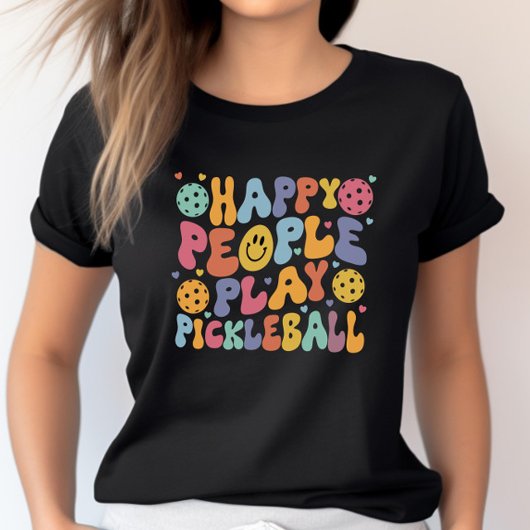 Farbenfrohe glückliche Leute spielen Pickleball T-Shirt