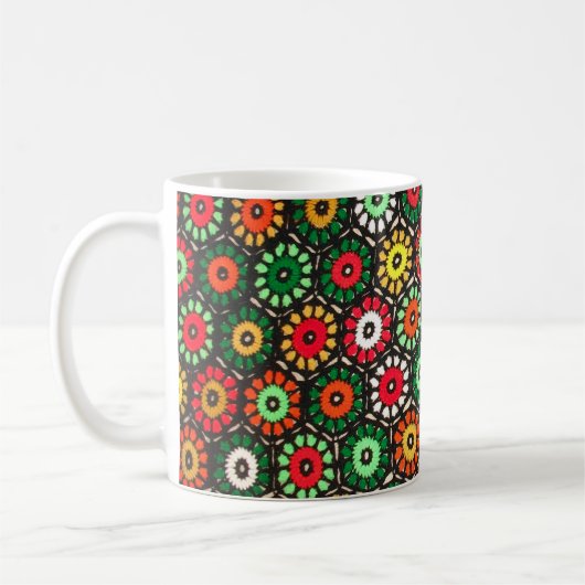 Farbenfrohe Granny Circles Crochet-Muster Kaffeetasse (Links)