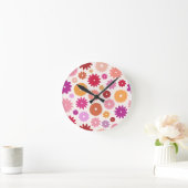 Farbenfrohe große Blütenmuster Runde Wanduhr (Zuhause)