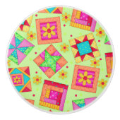 Farbenfrohe, grüne Quilt Patchwork Blockkunst Keramikknauf (Vorderseite)