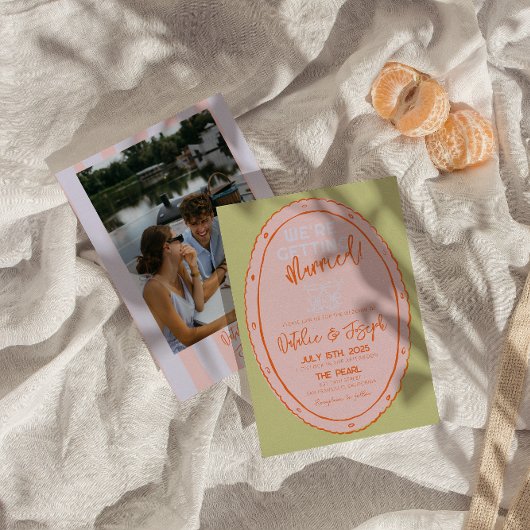 Farbenfrohe handgezeichnete Hochzeit von Funky Fot Einladung