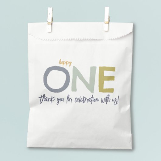 Farbenfrohe Happy One First Birthday Geschenkboxen Geschenktütchen