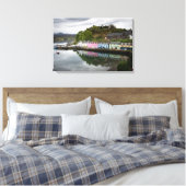 Farbenfrohe Häuser in Portree, Skye Leinwanddruck (Insitu (Schlafzimmer))