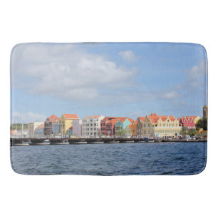 Farbenfrohe Häuser von Willemstad, Curacao Badematte