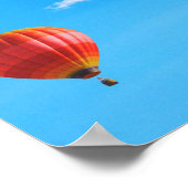 Farbenfrohe Heißluftballons im Himmel Poster (Ecke)