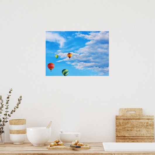 Farbenfrohe Heißluftballons im Himmel Poster (Küche)
