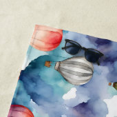 Farbenfrohe Heißluftballons Muster. Strandtuch (Beispiel)