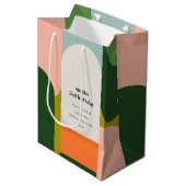 Farbenfrohe helle Groovy Retro Arche jedes Alter G Mittlere Geschenktüte (Vorderseite Schrägansicht)