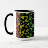 Farbenfrohe, herabfallende Herzen auf schwarz Tasse (Links)