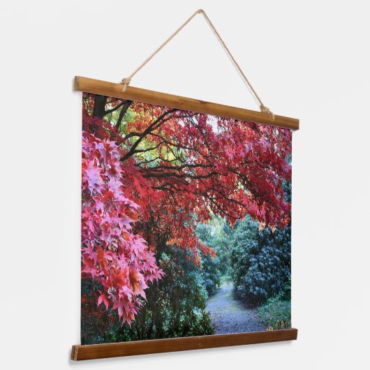 Farbenfrohe Herbergsgärten Wandteppich Mit Holzrahmen (Gewinkelt)
