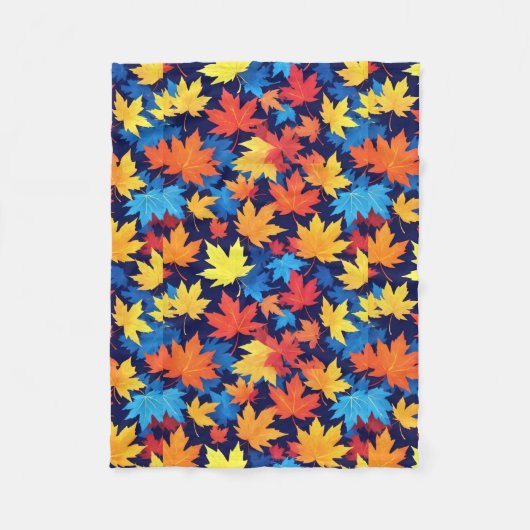 Farbenfrohe Herbstüberreste im dunkelblauen Hinter Fleecedecke (Vorderseite)