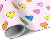 Farbenfrohe Herzen auf hellrosa Wrapping Paper Geschenkpapier (Rolleneckpunkt)
