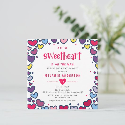 Farbenfrohe Herzen Eine kleine Sweetheart Babydusc Einladung (Stehend Vorderseite)