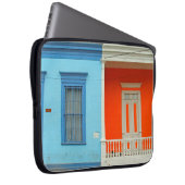 farbenfrohe Iquile Street Laptopschutzhülle (Vorne Rechts)