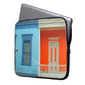 farbenfrohe Iquile Street Laptopschutzhülle (Vorderseite Links)