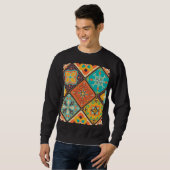 Farbenfrohe islamisch inspirierte Patchworkfliese. Sweatshirt (Vorne ganz)