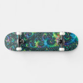 Farbenfrohe Jewel Tone Fraktal Abstrakte Kunst Skateboard (Horizontal)