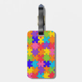 Farbenfrohe Jigsaw Puzzle Pieces Happy Puzzler Gepäckanhänger (Rückseite vertikal)