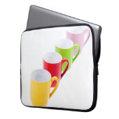 Farbenfrohe Kaffeetassen Laptopschutzhülle (Vorderseite Links)
