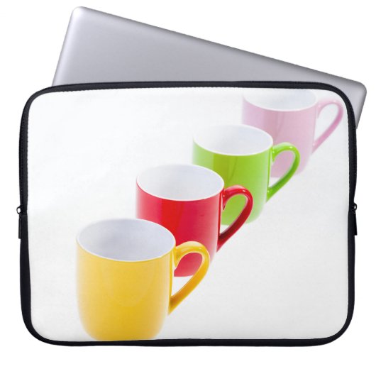 Farbenfrohe Kaffeetassen Laptopschutzhülle (Vorderseite)