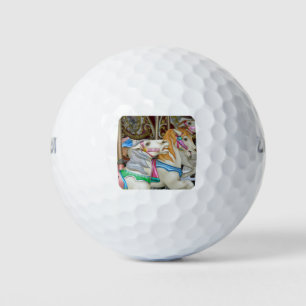 Farbenfrohe Karusselpferde Golfball