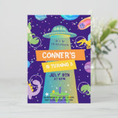 Farbenfrohe Kleine Dino Weltraum Geburtstag Einladung (Stehend Vorderseite)