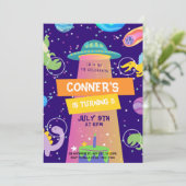 Farbenfrohe Kleine Dino Weltraum Geburtstag Einladung (Stehend Vorderseite)