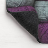 Farbenfrohe Knochen aus dem Garn Mousepad (Ecke)