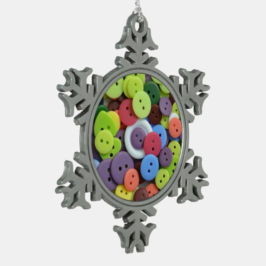 Farbenfrohe Knopfmuster Weihnachtsschmuck Schneeflocken Zinn-Ornament (Links)