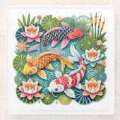 Farbenfrohe Koi Schwimmen in Lotus Gefüllter Teich Glasuntersetzer (Vorderseite)