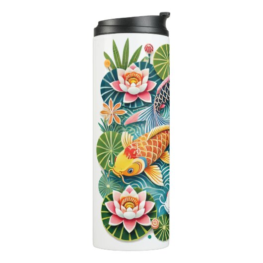 Farbenfrohe Koi Schwimmen in Lotus Gefüllter Teich Thermosbecher (Nach links gedreht)