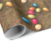 Farbenfrohe lackierte Eier im Garten, Ostereier Geschenkpapier (Rolleneckpunkt)