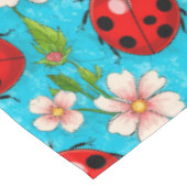 Farbenfrohe Ladybug-Muster mit Blume Tischdecke (Schrägansicht)