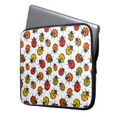 Farbenfrohe Ladybugs auf weiß Laptopschutzhülle (Vorderseite Links)