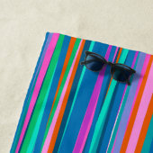 Farbenfrohe, lebendige Streifen in hellen Sommerfa Strandtuch (Beispiel)