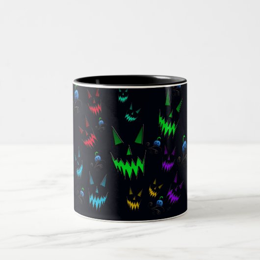 Farbenfrohe leuchtende Jack O' Lanterns Zweifarbige Tasse (Mittel)