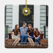 Farbenfrohe Lichter New Zuhause First Christmas Keramikornament (Rückseite)